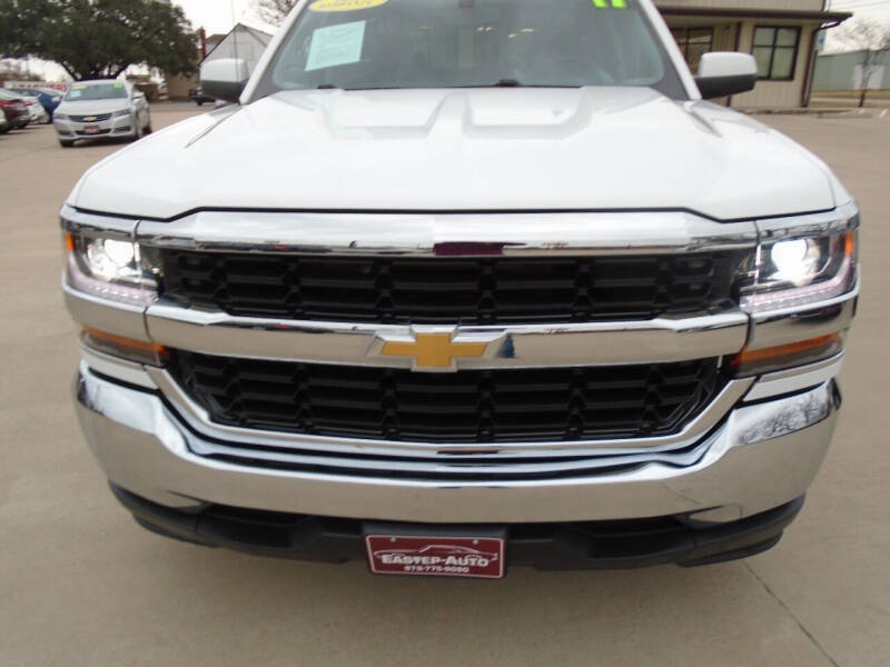 2017 Chevrolet Silverado 1500 LT photo 9