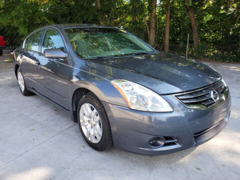 2012 Nissan Altima for sale at Woodford Car Company in Versailles KY