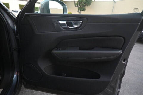 2020 Volvo XC60 T5 Momentum