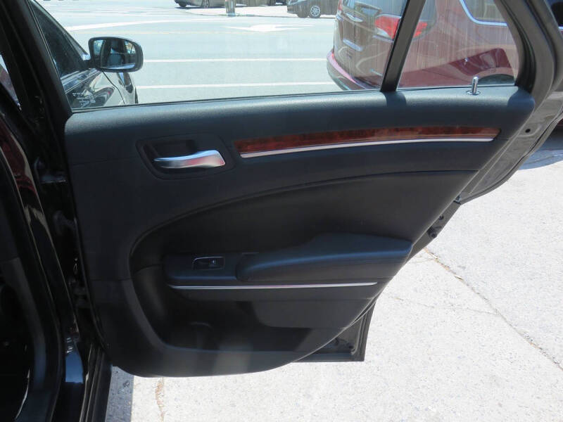 2012 Chrysler 300 Limited