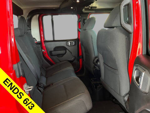 2025 Jeep Gladiator NightHawk