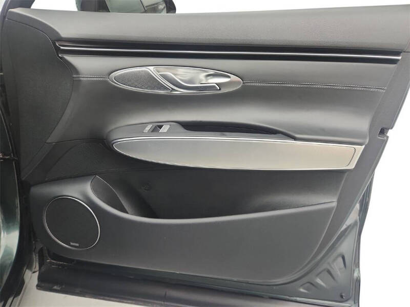 2022 Genesis GV70 2.5T Standard