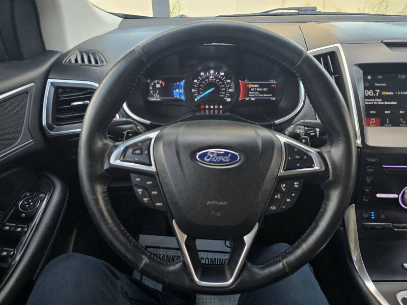 2017 Ford Edge Titanium