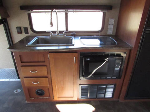 2015 Forest River Vengeance 25v