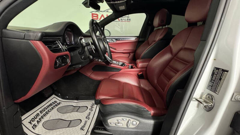 2023 Porsche Macan S