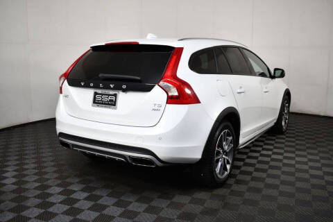 2015 Volvo V60 Cross Country T5