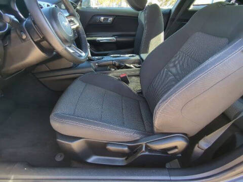 2017 Ford Mustang V6