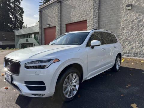 2016 Volvo XC90 T6 Momentum