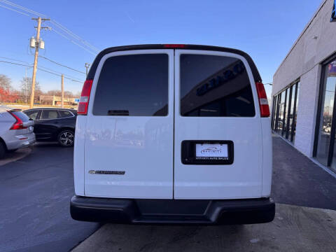 2022 Chevrolet Express 2500