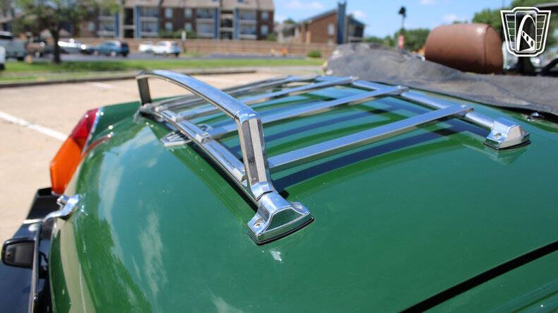 1977 MG B