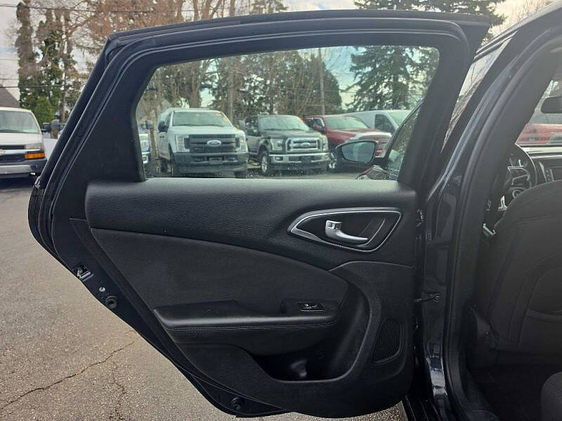 2017 Chrysler 200
