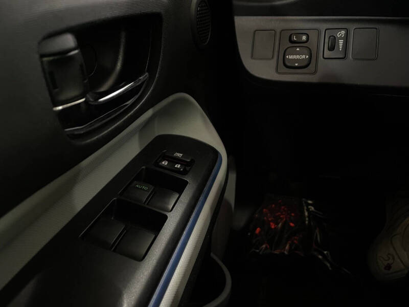 2013 Toyota Prius c Two