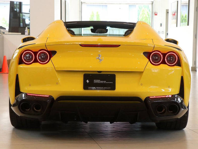 2021 Ferrari 812 GTS