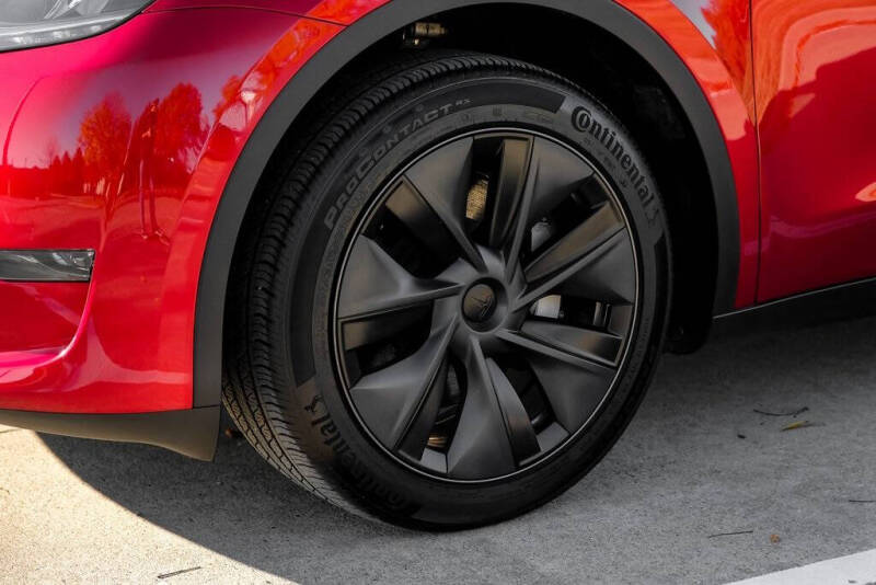 2025 Tesla Model Y Long Range