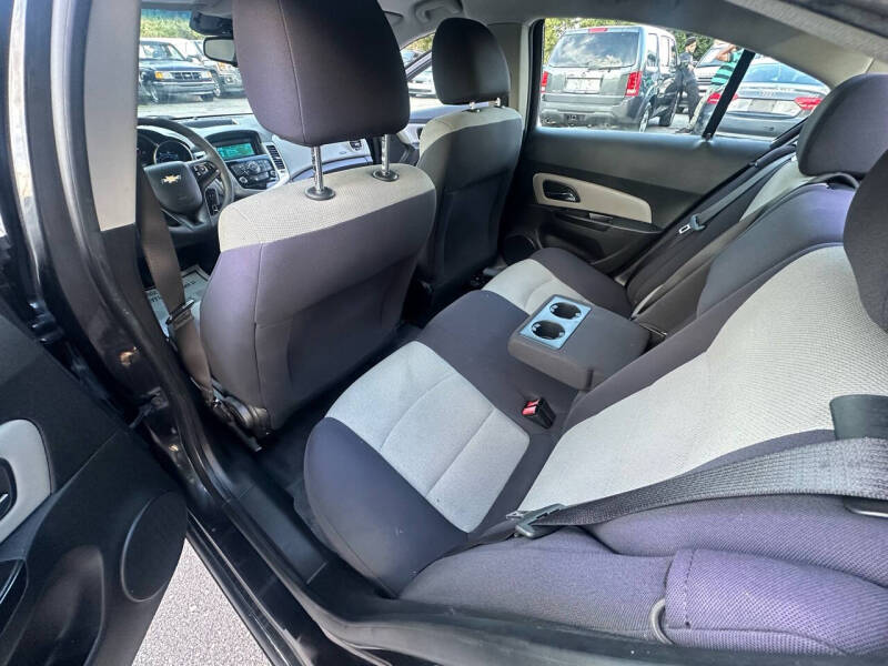 2013 Chevrolet Cruze LS Manual