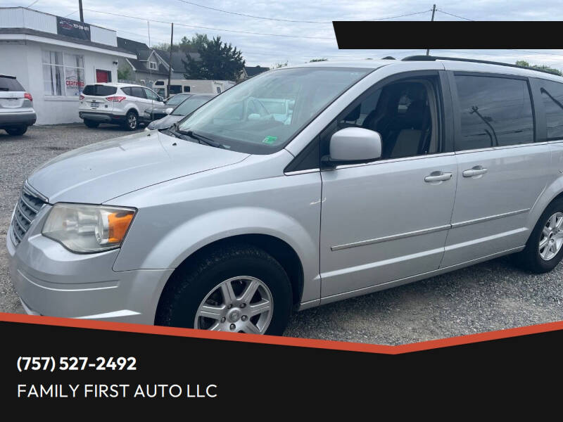 2010 Chrysler Town and Country Touring Plus
