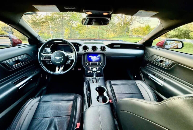 2022 Ford Mustang EcoBoost Premium