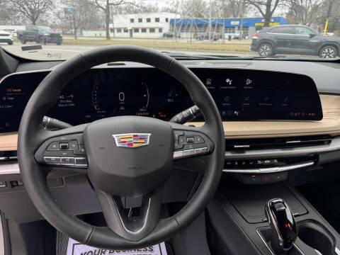 2025 Cadillac XT4 Premium Luxury