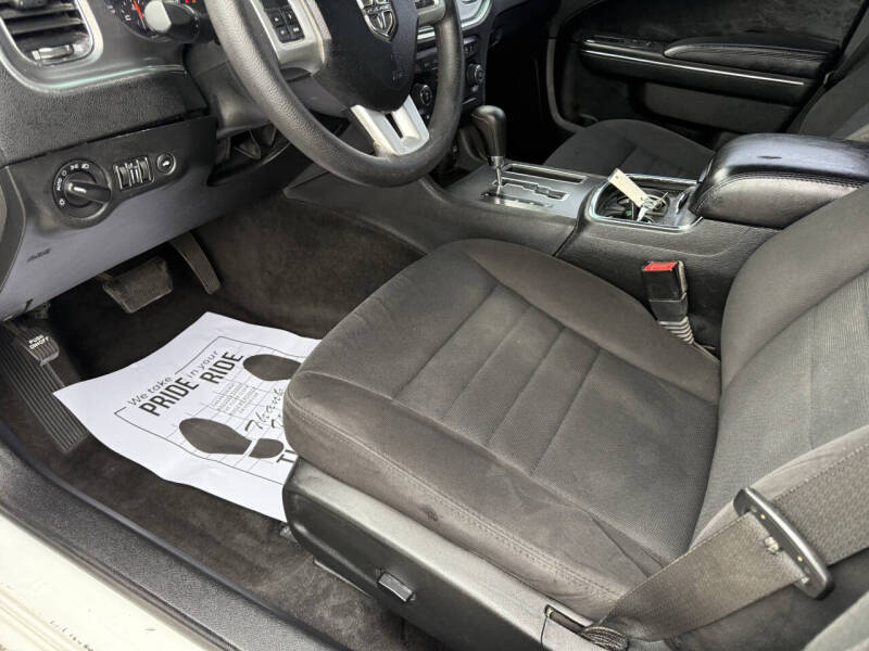 2013 Dodge Charger SE