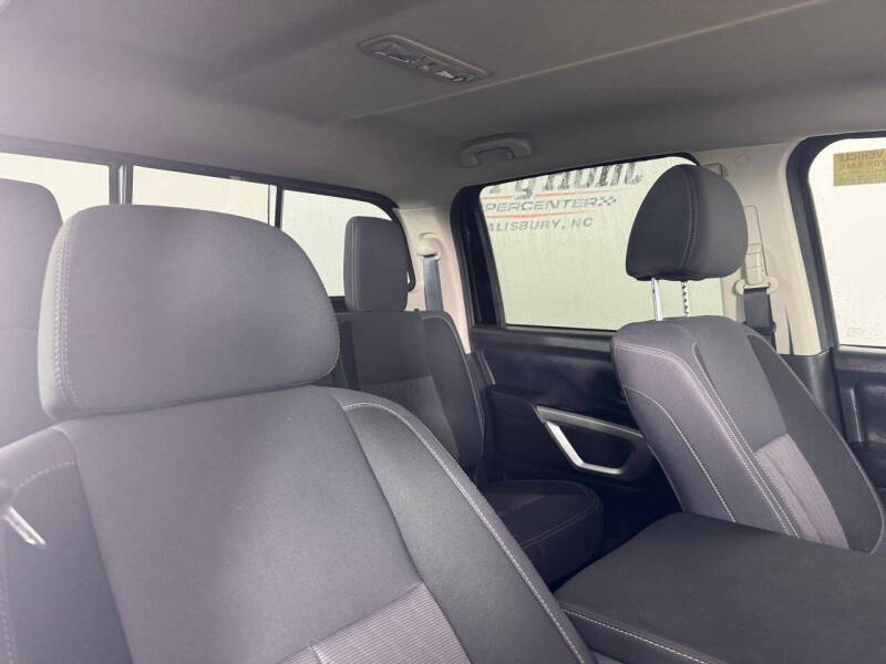 2024 Nissan Titan SV