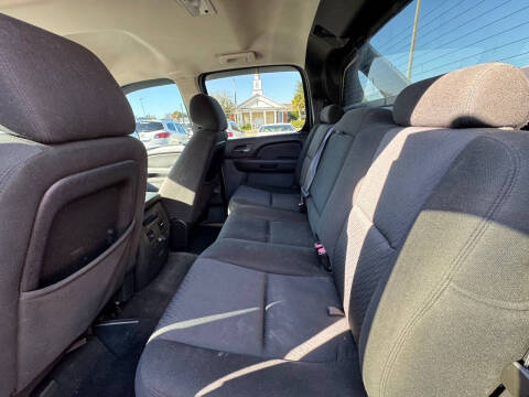 2011 Chevrolet Avalanche LS