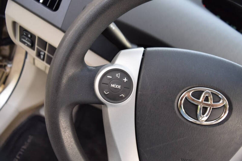 2010 Toyota Prius III
