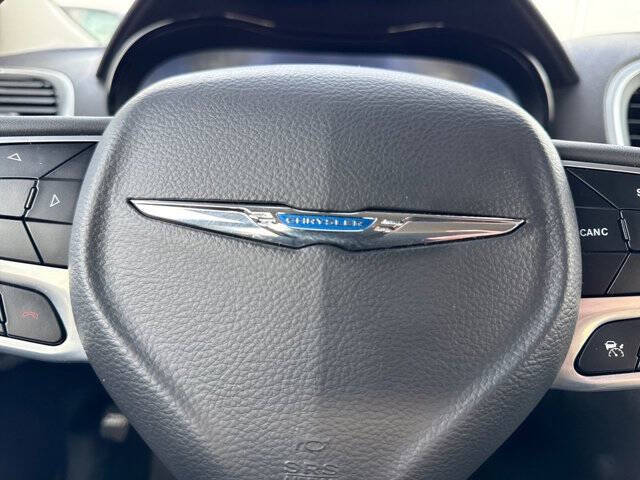 2023 Chrysler 300 Touring L