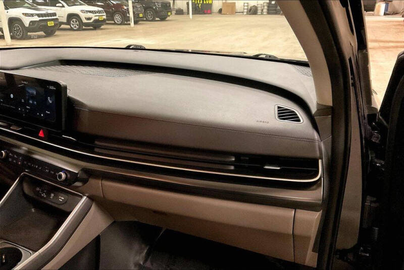 2025 Kia Carnival 15