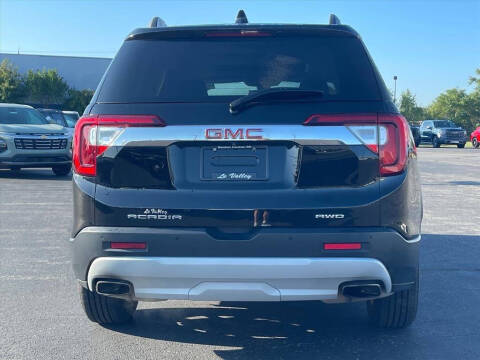 2023 GMC Acadia SLT