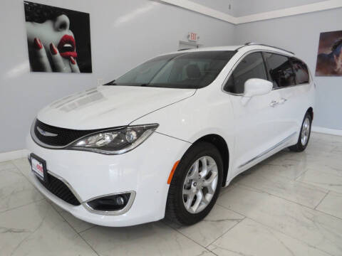 2018 Chrysler Pacifica Touring L Plus