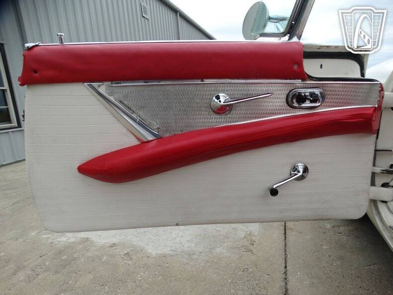 1956 Ford Thunderbird