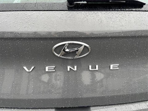 2022 Hyundai Venue SE