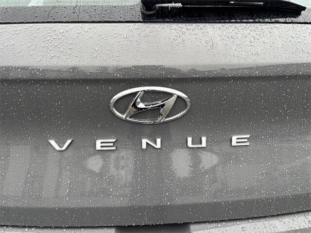 2022 Hyundai Venue SE
