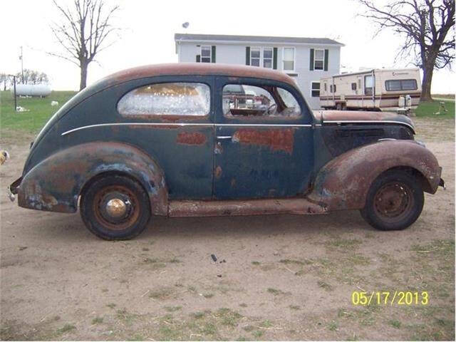 1938 Ford Deluxe