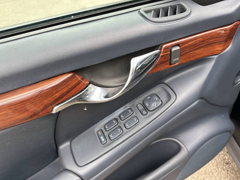 2004 Cadillac DeVille