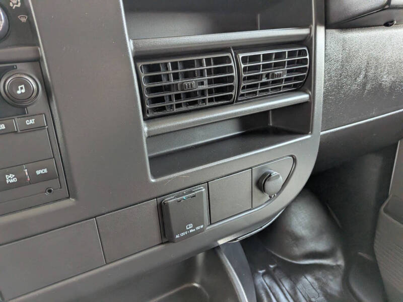 2025 Chevrolet Express 2500