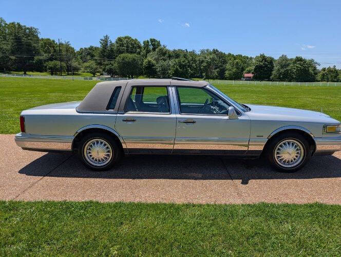 1995 Lincoln Town Car Signature