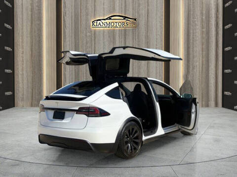 2023 Tesla Model X Standard Range