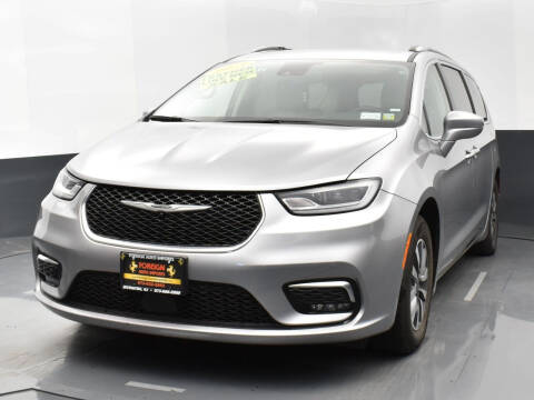 2021 Chrysler Pacifica for sale at Foreign Auto Imports in Irvington NJ