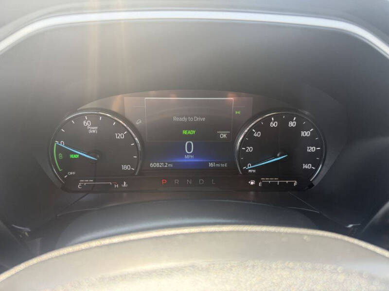 2022 Ford Escape Hybrid SE