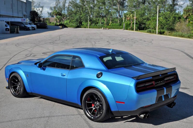 2023 Dodge Challenger SRT photo 2