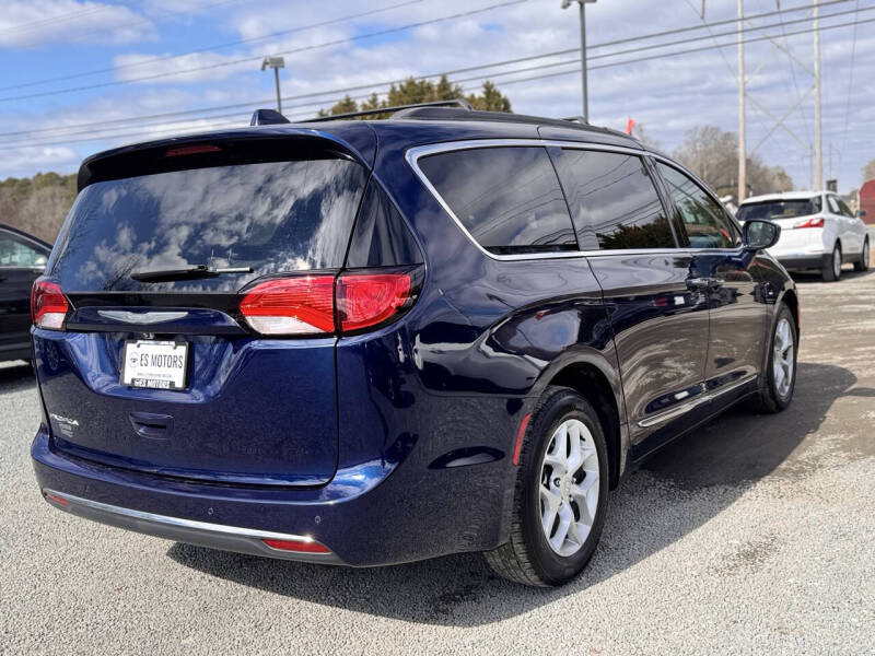 2017 Chrysler Pacifica Touring Plus