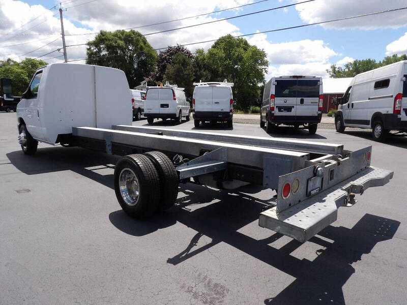 2011 Ford E-Series E-450 SD