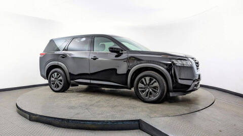 2022 Nissan Pathfinder S