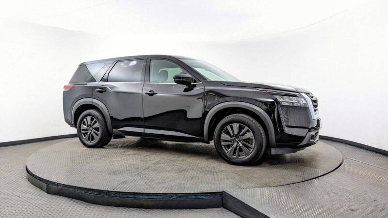 2022 Nissan Pathfinder S