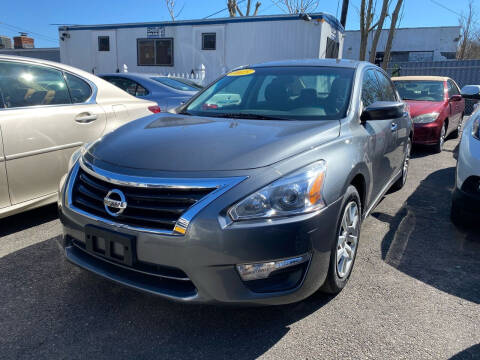 2015 Nissan Altima for sale at OFIER AUTO SALES in Freeport NY