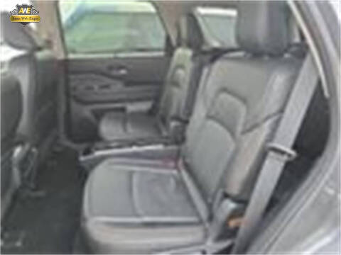 2024 Nissan Pathfinder SL