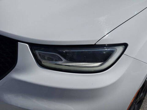 2024 Chrysler Pacifica Plug-In Hybrid Select