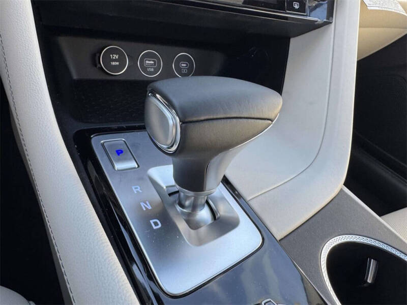 2026 Genesis G70 2.5T Standard