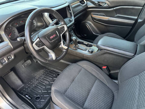 2017 GMC Acadia SLE-2